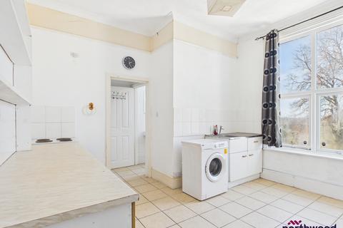 Studio to rent, Priory Road, Hastings, TN34