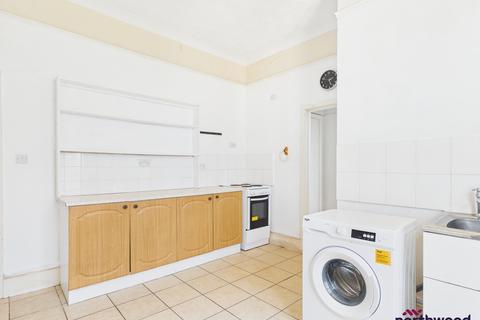 Studio to rent, Priory Road, Hastings, TN34