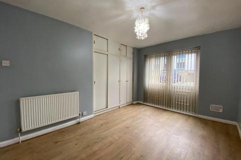 32 Hall Royd, Shipley, BD18 3ED