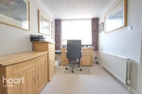 1 Marston Gardens, Luton, LU2 7DU