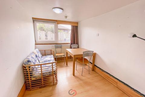 3 bedroom flat to rent, Caledonian Road, Islington, London, London N1