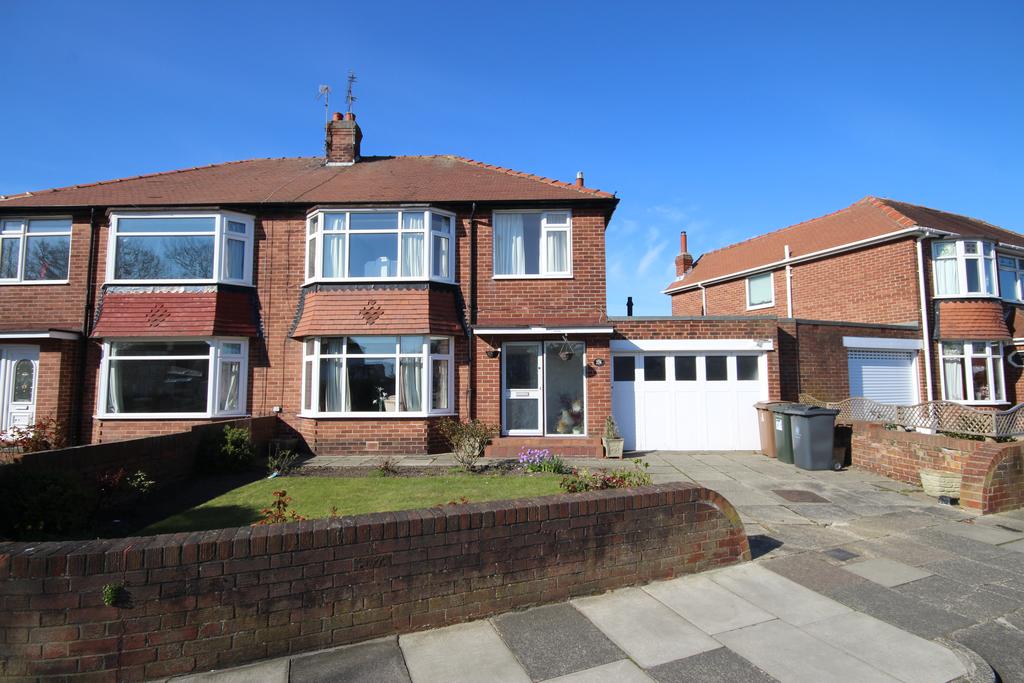 Broadway, North Shields, Tyne & Wear, NE30 3DD 3 bed semidetached