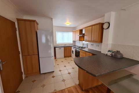 4 bedroom townhouse to rent, Chorlton Rd, Hulme, Manchester. M15 4JG