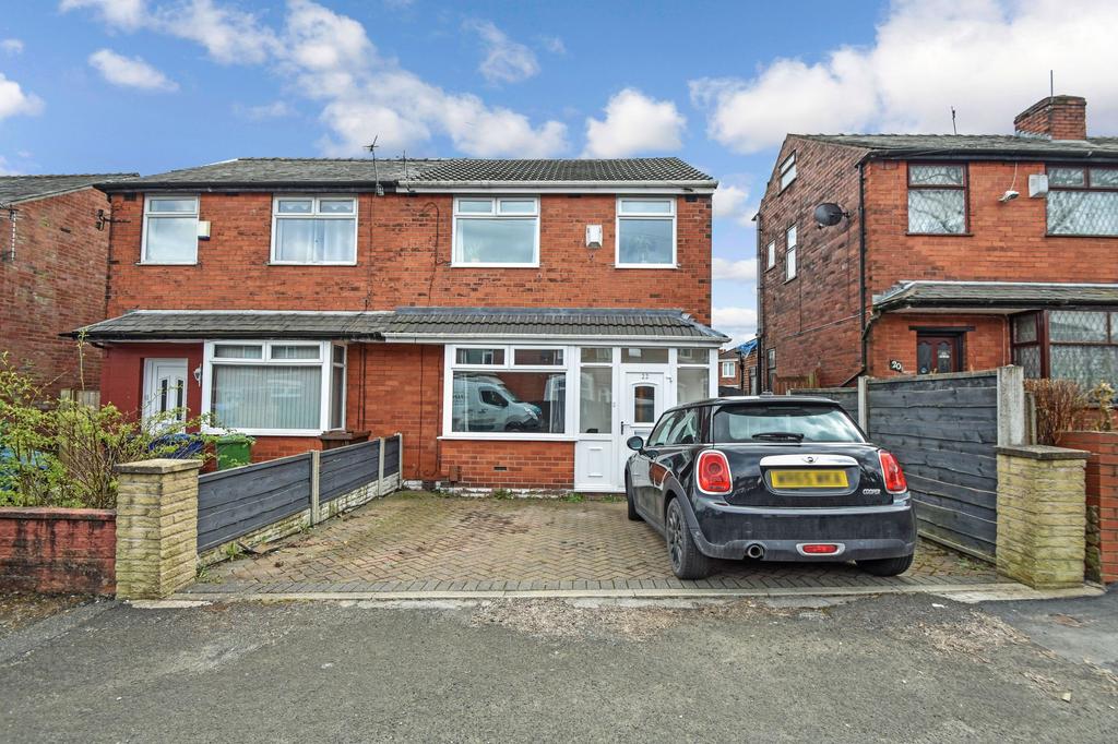 Lancaster Avenue, Whitefield, M45 3 bed semidetached house £200,000