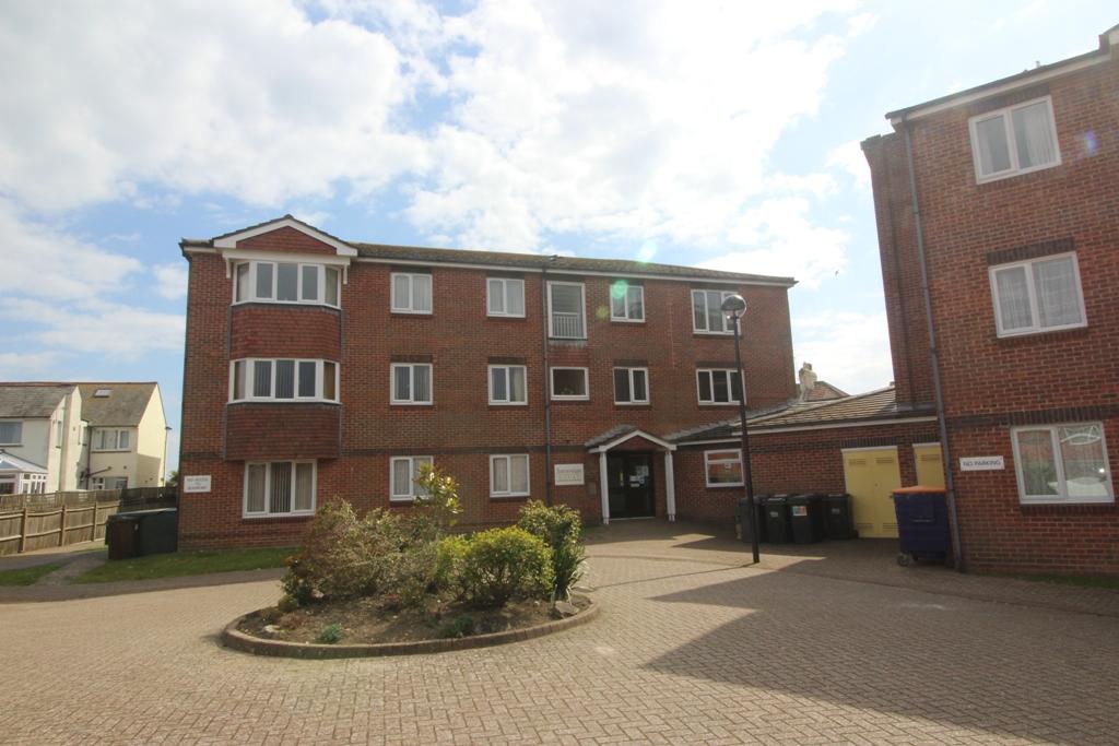 Wannock Road, Redoubt, Eastbourne BN22 1 bed apartment £120,000