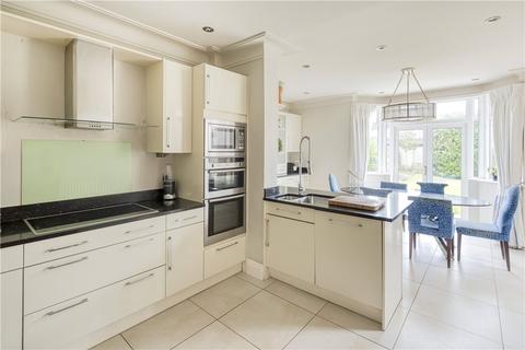 12 Carlton Road, New Malden, KT3 3AJ