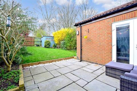 12 Plesman Way, Wallington, SM6 9NB