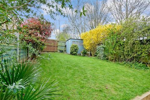 12 Plesman Way, Wallington, SM6 9NB