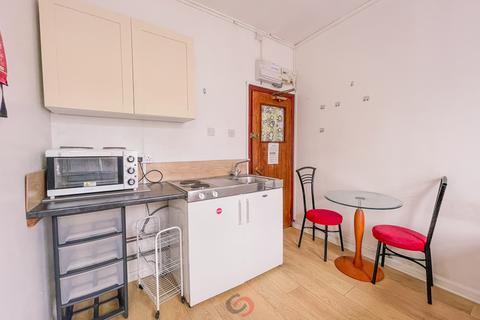 Studio to rent, Holloway Road, Islington, London, London  N7