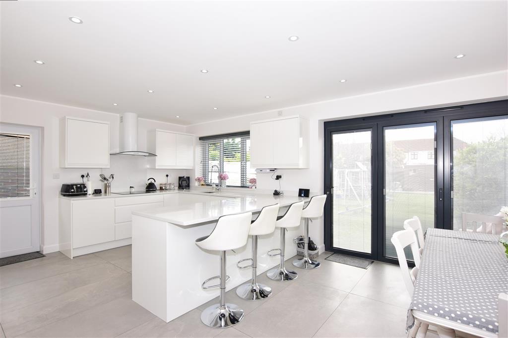 Kitchen/Breakfast Area
