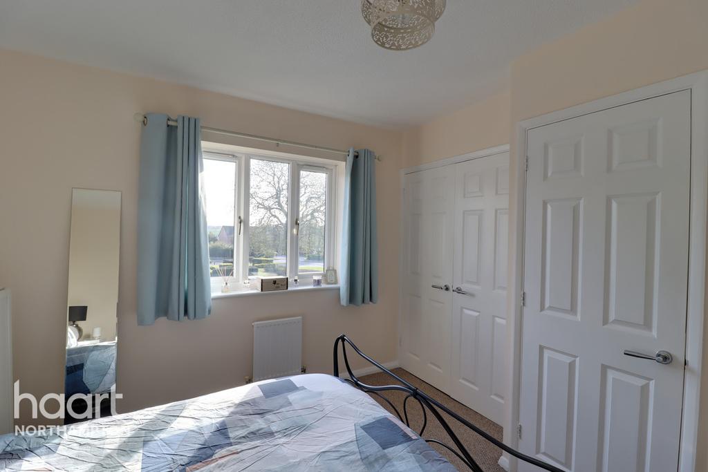 Kingsmead, Northampton 2 bed terraced house £200,000