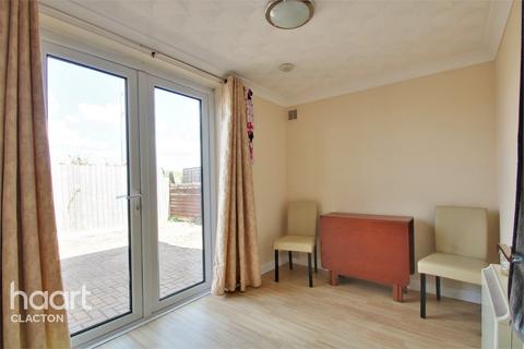42 Colne Way, Point Clear Bay, Clacton-on-sea, CO16 8LL