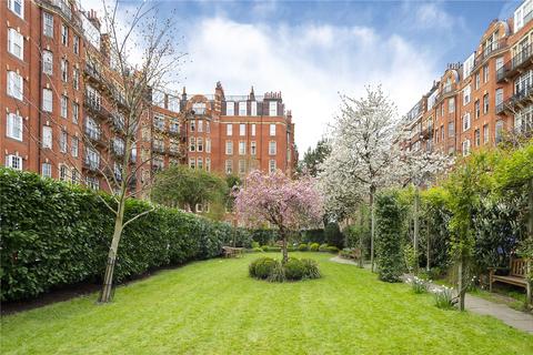 40 Oakwood Court, London, W14 8JX