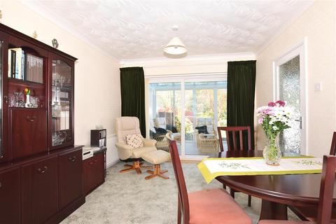 14 Long Walk, Istead Rise, Gravesend, DA13 9HH