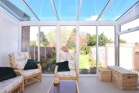 14 Long Walk, Istead Rise, Gravesend, DA13 9HH