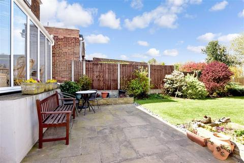 14 Long Walk, Istead Rise, Gravesend, DA13 9HH