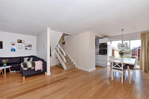 5 bedroom detached house to rent - Lowfield Road, Caversham, Reading, RG4