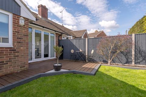 10 Windmill Close, Horley, RH6 9AG