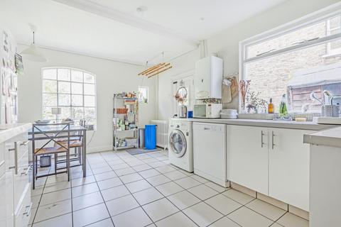 31b Rattray Road, London, SW2 1BA