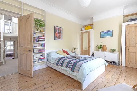 31b Rattray Road, London, SW2 1BA
