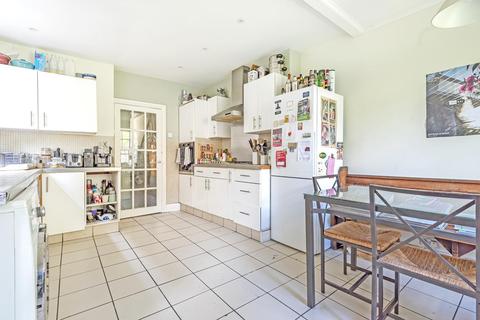 31b Rattray Road, London, SW2 1BA