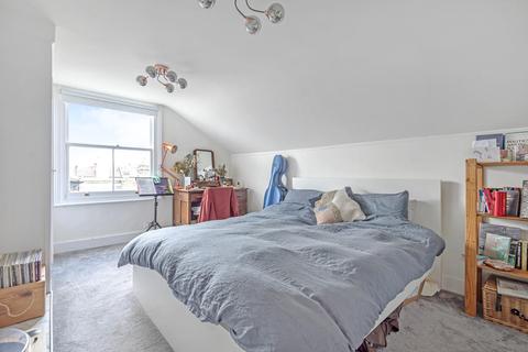 31b Rattray Road, London, SW2 1BA