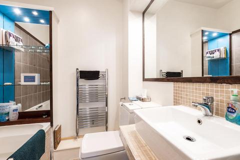 2 Edward Square, London, SE16 5EE