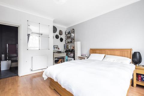 2 Edward Square, London, SE16 5EE
