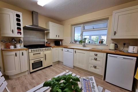 77 Hanson Park, Northam, Bideford, EX39 3SB