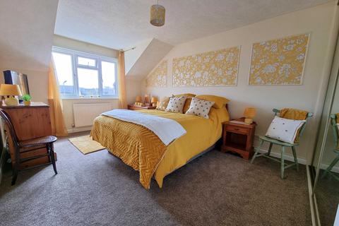 77 Hanson Park, Northam, Bideford, EX39 3SB