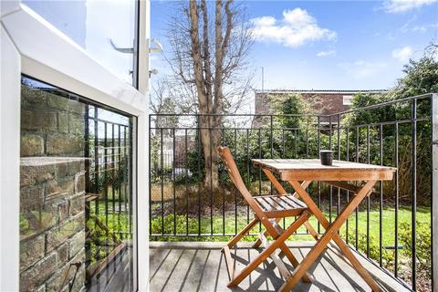 21 Thursley Gardens, London, SW19 6JT