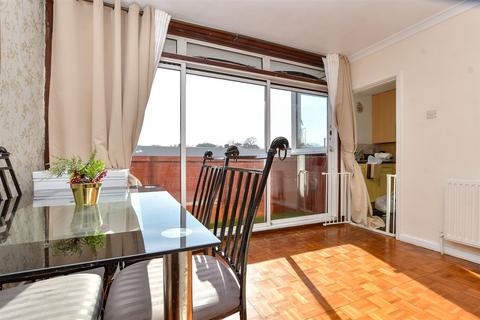 2 bedroom flat for sale, Wickham Road, Shirley, Croydon, Surrey