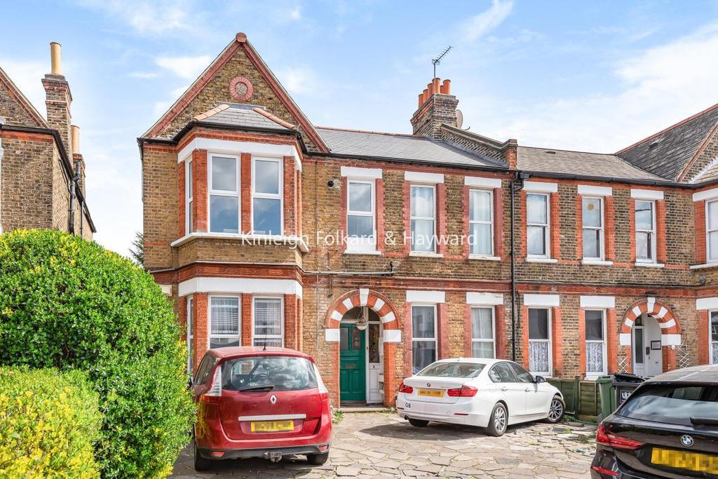 Bromley Road, Catford 2 bed flat for sale £295,000