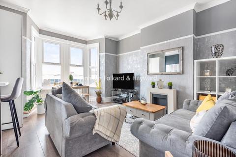 99c Bromley Road, Catford, London, SE6 2UF