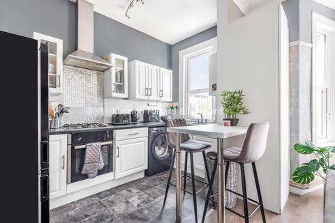 99c Bromley Road, Catford, London, SE6 2UF