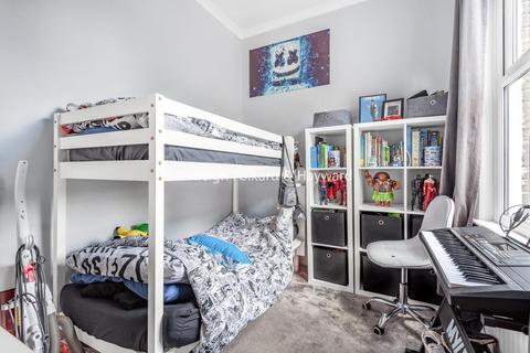 99c Bromley Road, Catford, London, SE6 2UF