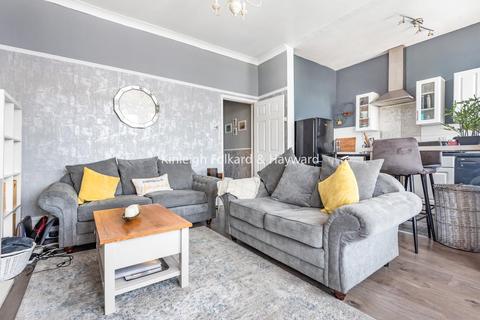 99c Bromley Road, Catford, London, SE6 2UF