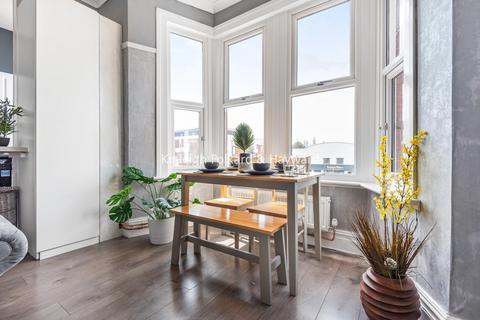 99c Bromley Road, Catford, London, SE6 2UF