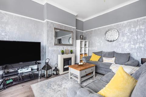 99c Bromley Road, Catford, London, SE6 2UF