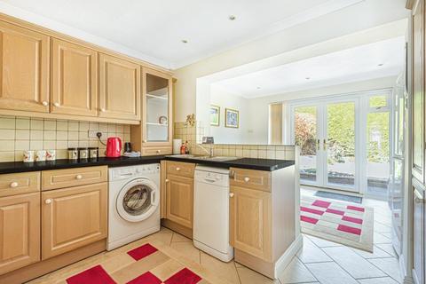 7 Burdock Close, Lightwater, GU18 5YP