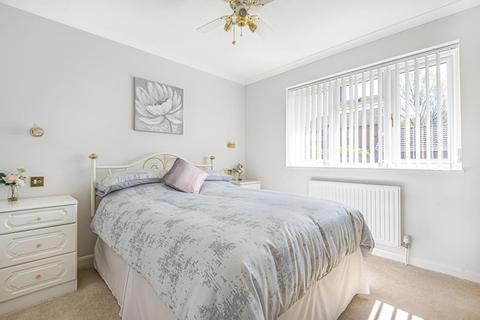 7 Burdock Close, Lightwater, GU18 5YP