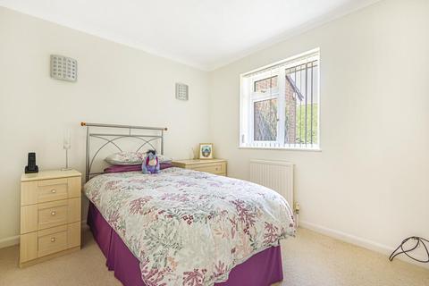 7 Burdock Close, Lightwater, GU18 5YP
