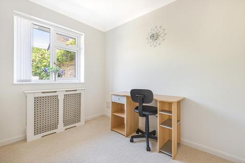 7 Burdock Close, Lightwater, GU18 5YP