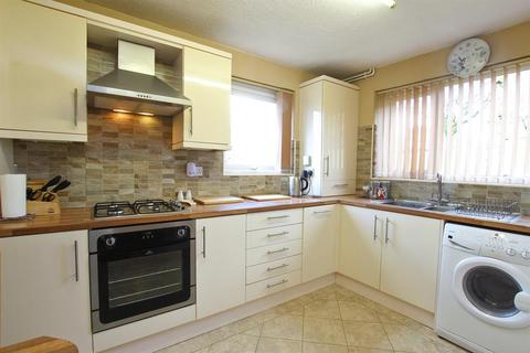 2 Chapels Brow, Darwen, BB3 0EW