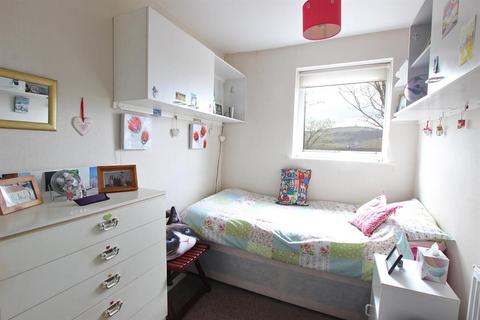 2 Chapels Brow, Darwen, BB3 0EW