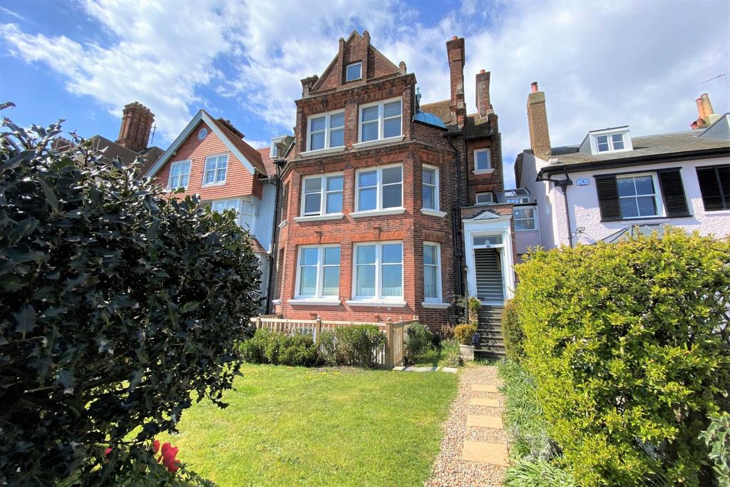 The Beach, Walmer, CT14 3 bed flat £395,000