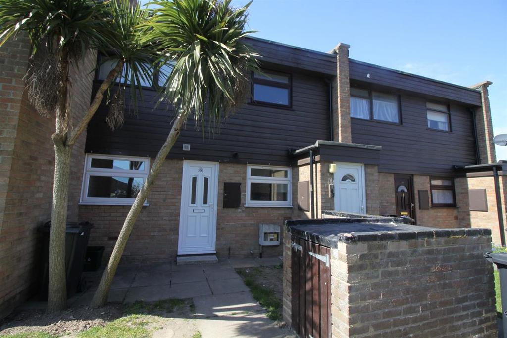 Knox Road, ClactononSea 2 bed flat £725 pcm (£167 pw)