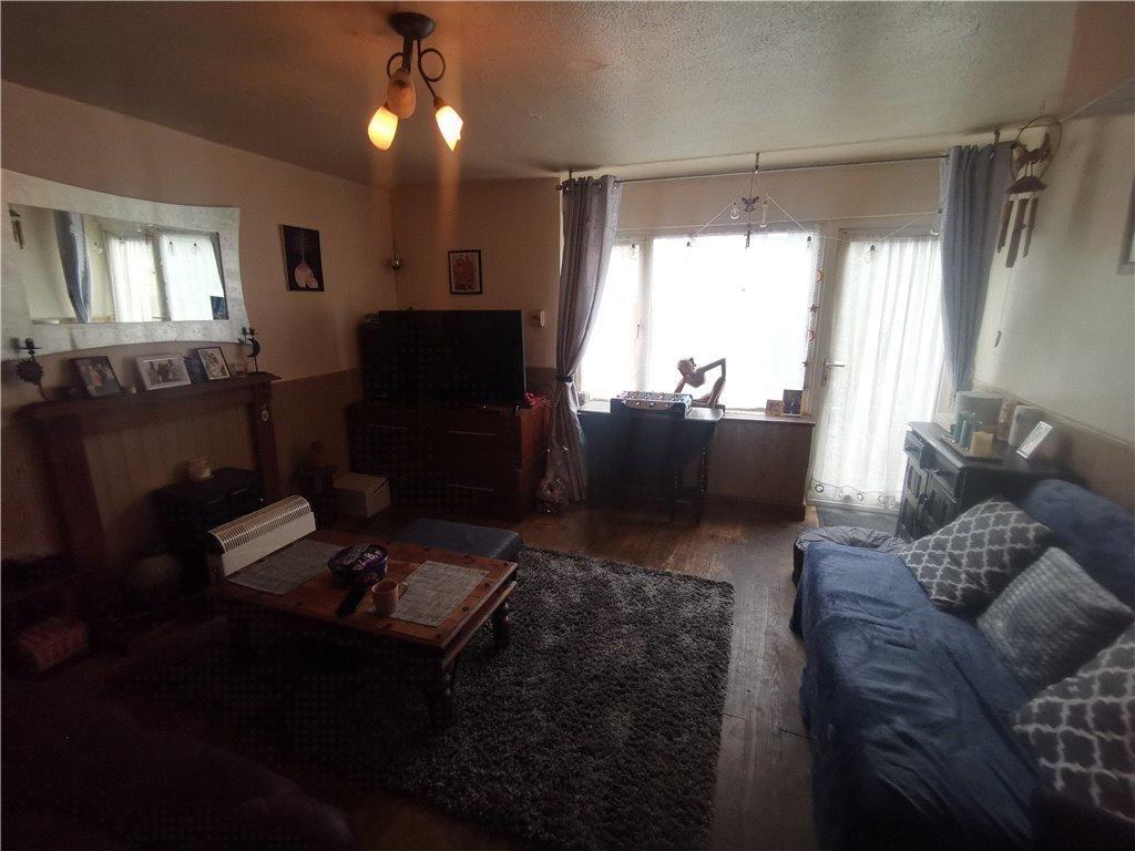 Douglas Road, Addlestone, Surrey... 2 bed £210,000