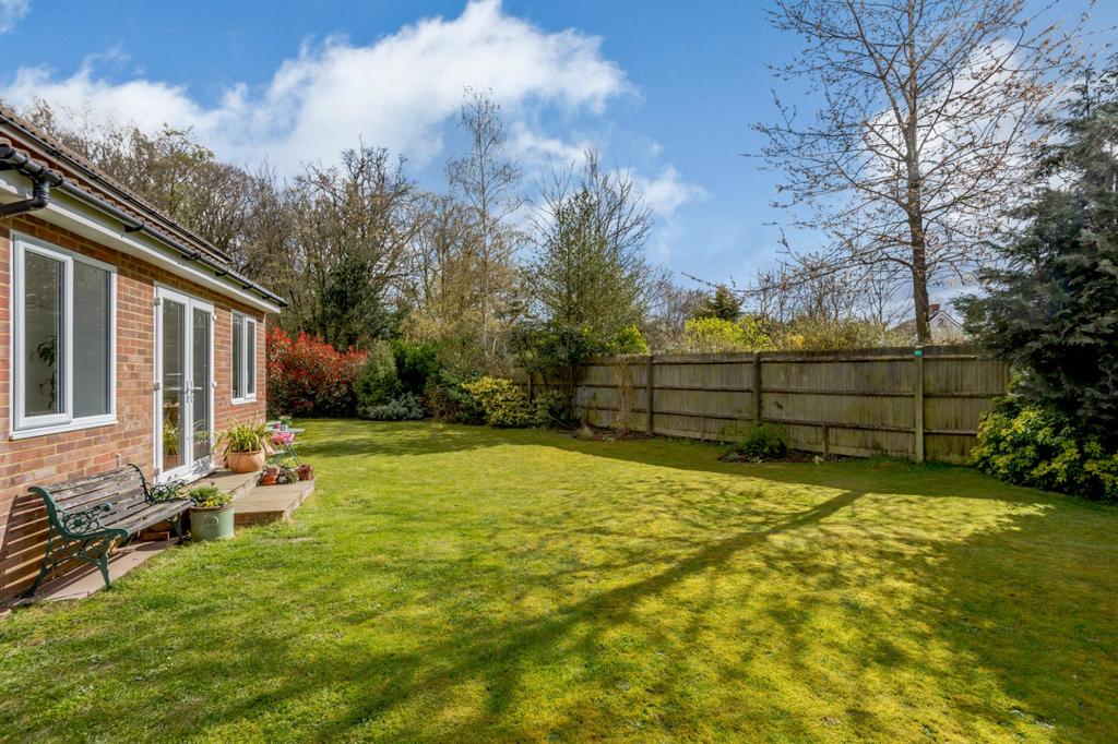 Bloomfield Road, Harpenden 4 bed detached house £1,295,000