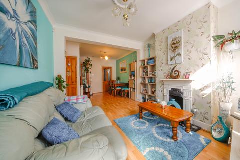 61 Medcalf Road, Enfield, EN3 6HJ
